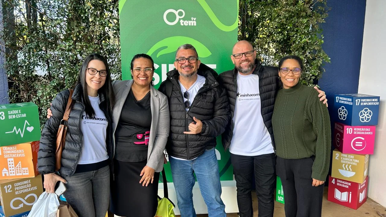 Luiz Carlos Santos, Cristiane Montagner, Alexandre Stefani, Rodrigo Nascimento (Minha Corrida) e Vanusa Duran (TV Tem) durante a SIPAT 2026.